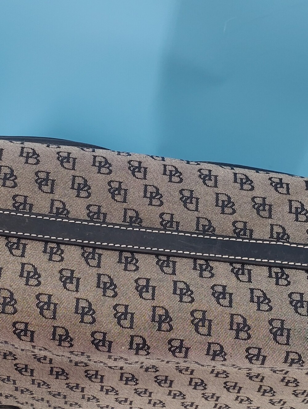 Dooney & Bourke two pocket shoulder bag - Picture 8 of 16